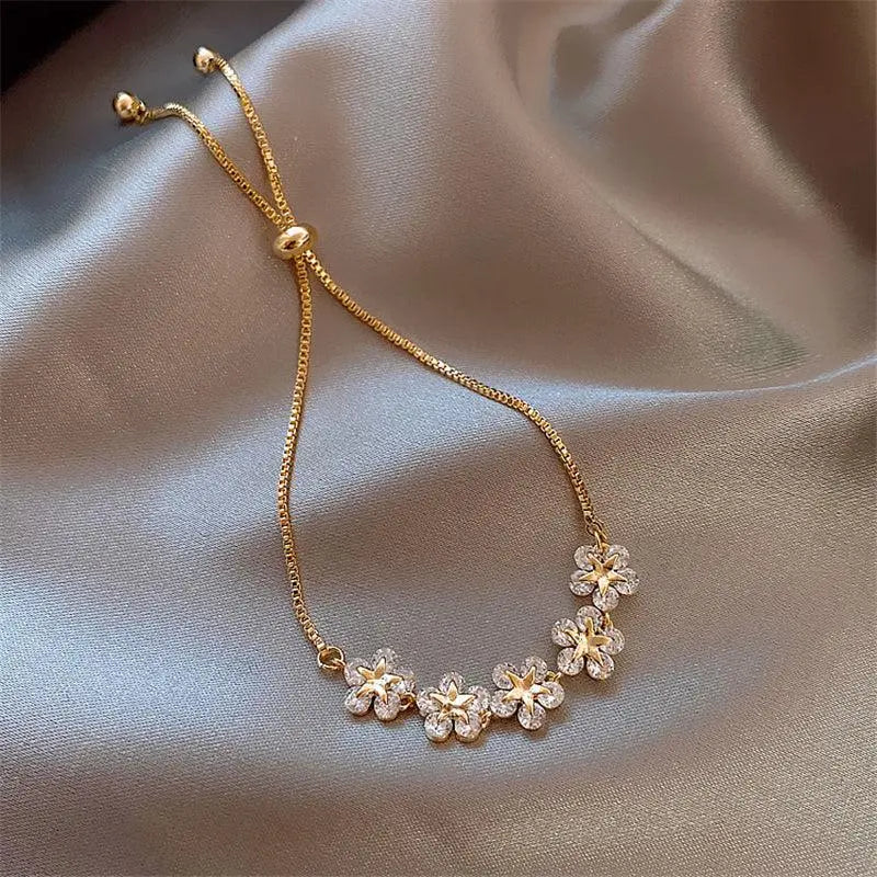 Bracelet Crystal Daisy in Gold - Image 3